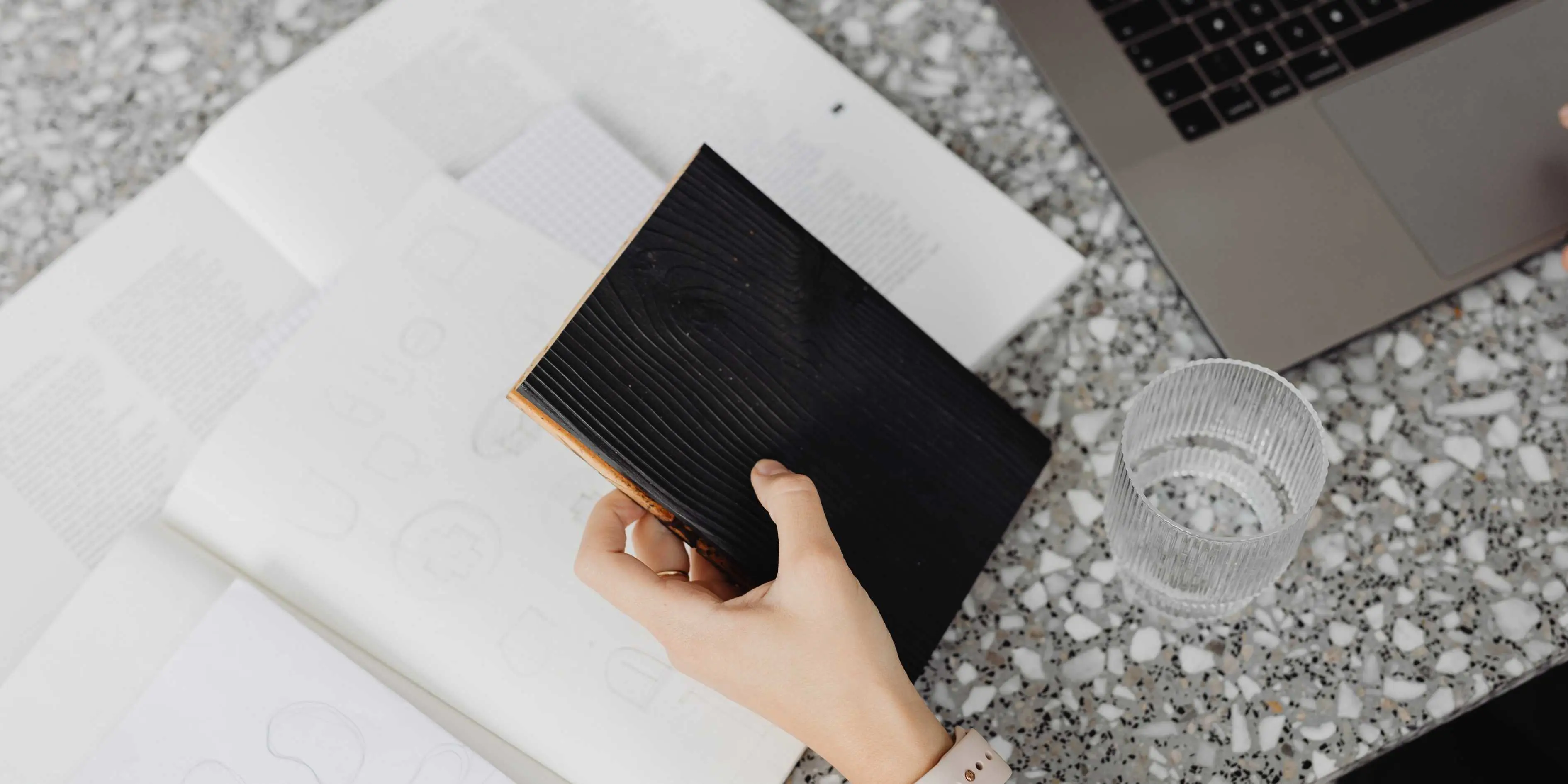 How to Zip a File on Mac, Windows & Linux?
